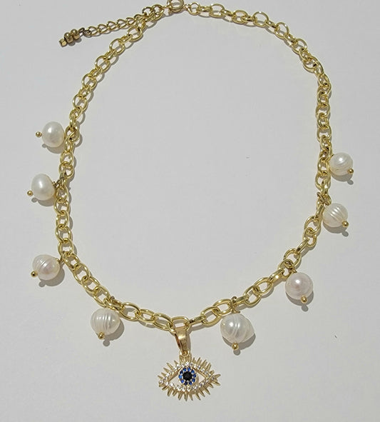 Eye & pearls necklace