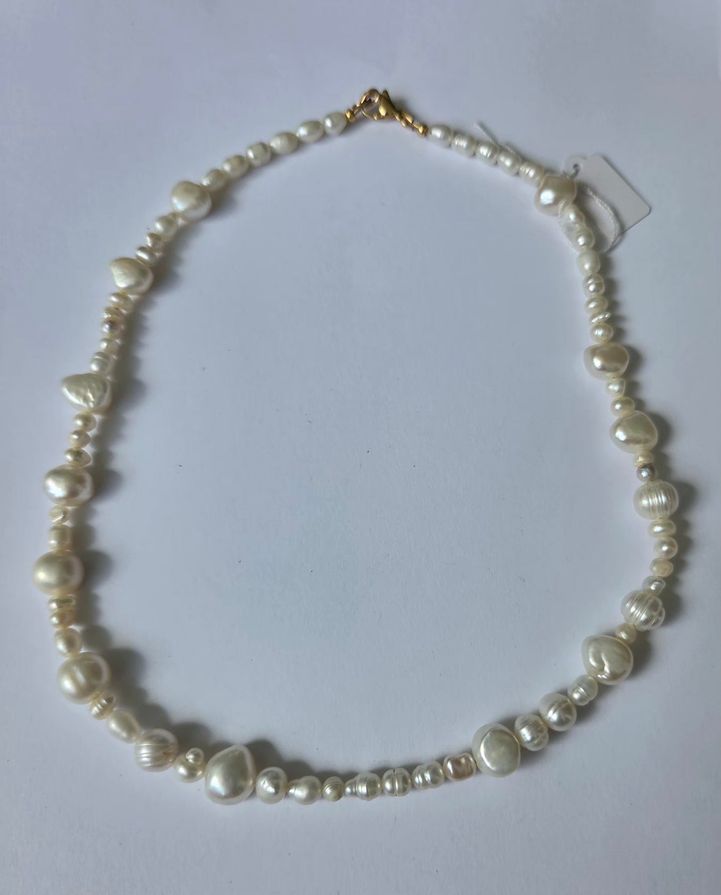Simple pearl necklace