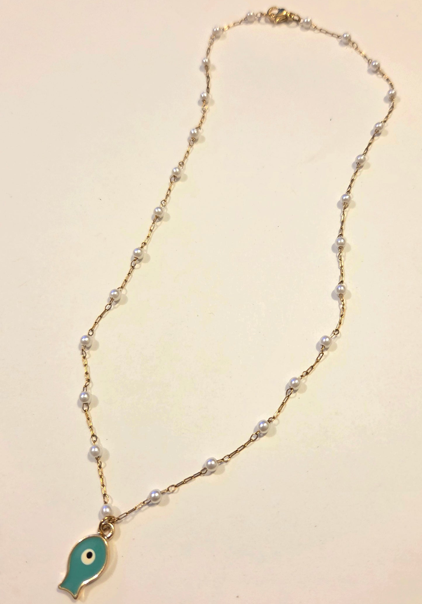 Sandy fish necklace